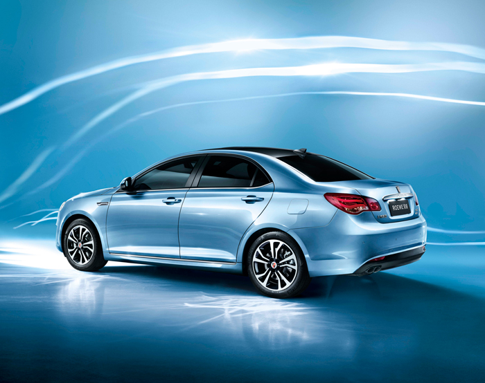 2015款榮威550 PLUG-IN上市 售價24.88萬元起